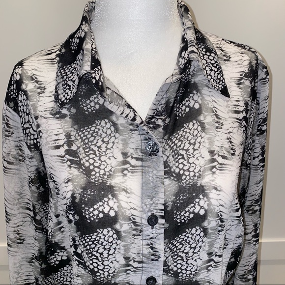 CABi #988 BLACK WHITE SNAKESKIN Button Up Long Sleeve Blouse M - Picture 4 of 13